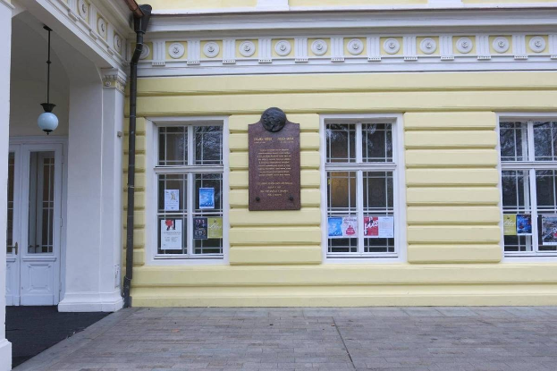 Vorschlag: Rückkehr von Puschkin aus dem 'Exil' ins künftige 'Ermitage - Vladivostok' Zentrum