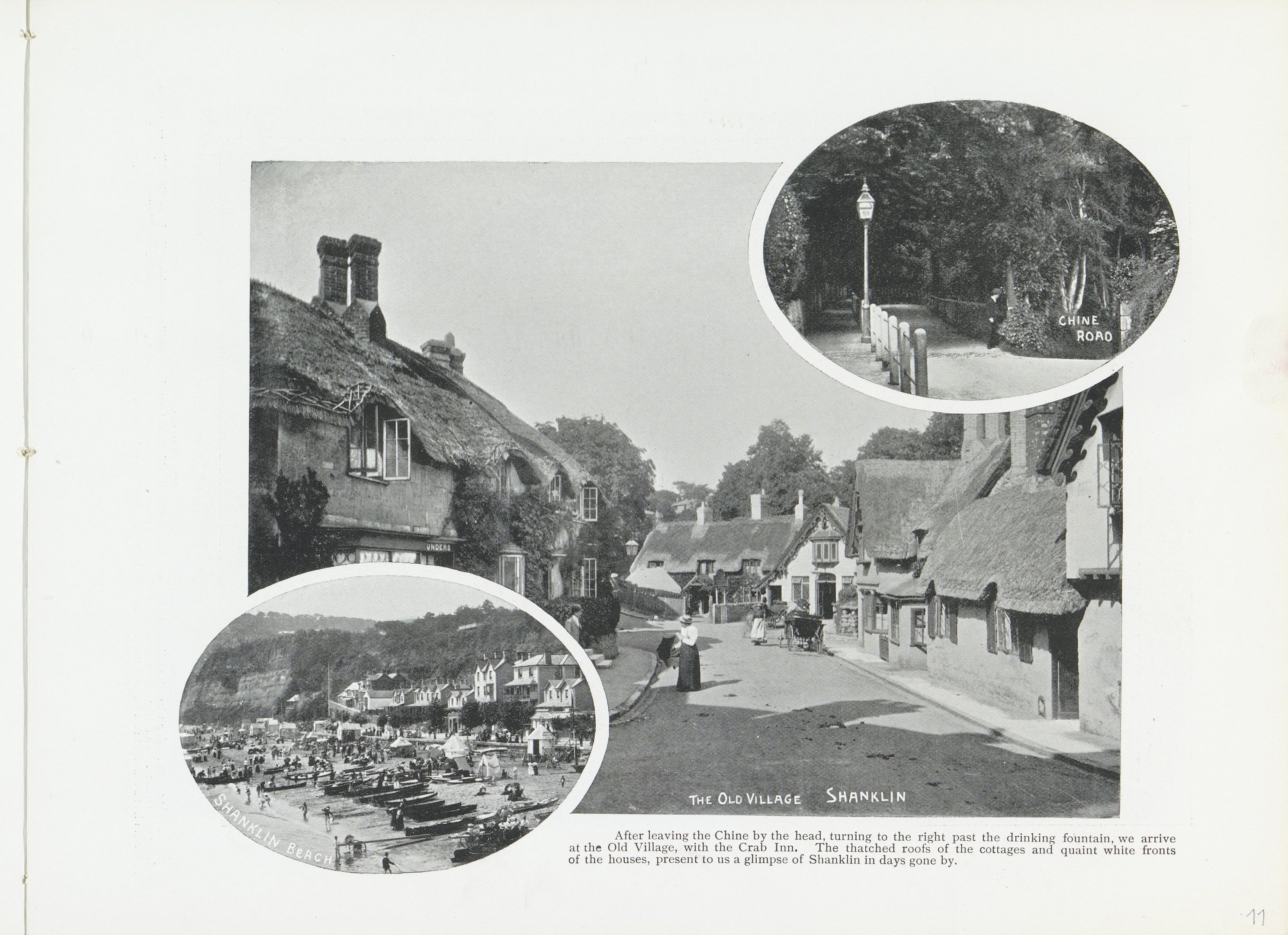 Schwarzes und weißes Foto eines Dorfs mit Reetdächern, Straßenlaternen, Straßenlaternen, Fußgängern, Bäumen und einem klaren Himmel, mit Text unten.