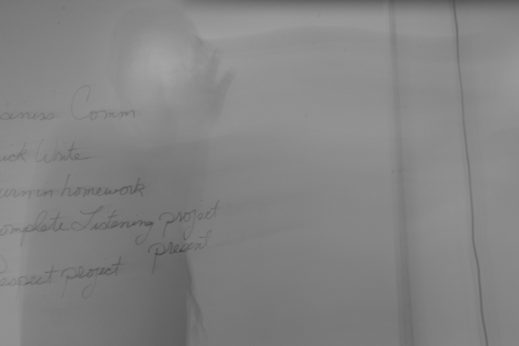 Ein Blatt Papier mit etwas darauf geschrieben.