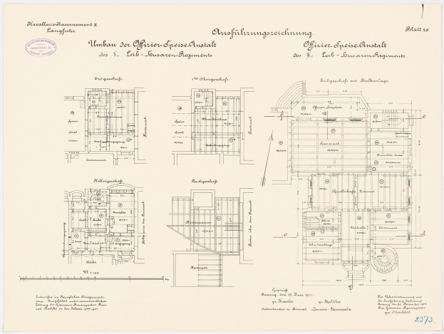 Schwarz-weißer architektonischer Grundriss des ehemaligen Bundeskanzleramts, der detaillierte Layout mit beschrifteten Räumen und strukturellen Elementen zeigt.