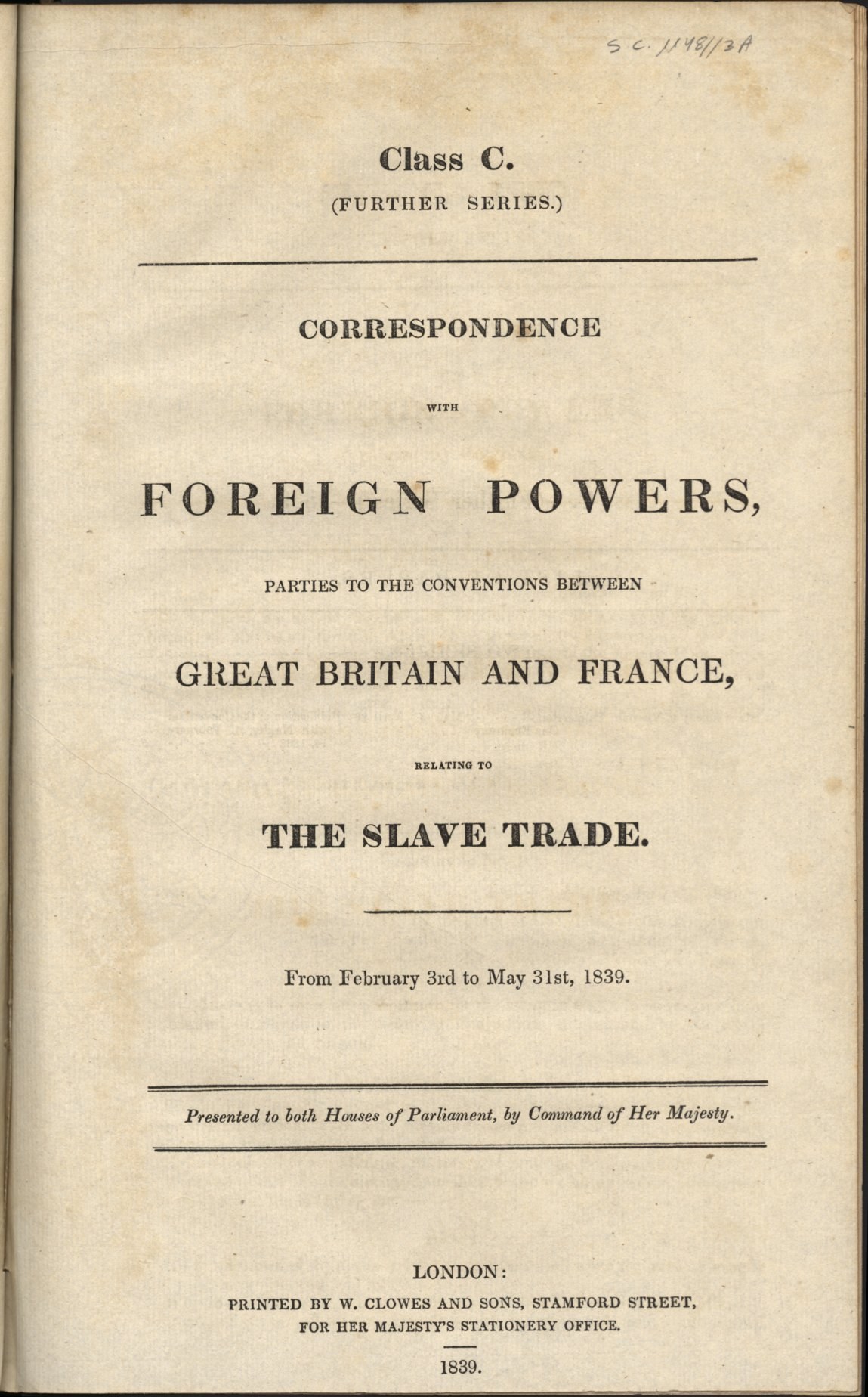 Titelblatt eines offenen Buches mit dem Titel 'Ausländische Mächte, Parteien der Konventionen zwischen Großbritannien und Frankreich, die sich auf den Sklavenhandel beziehen', enthält wahrscheinlich Korrespondenz zwischen den Parteien, die in den Sklavenhandelabkommen beteiligt sind.