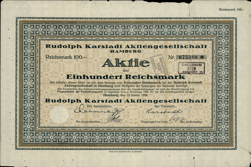 Eine alte deutsche Banknote mit schwarzem Hintergrund und der Aufschrift "Rudolph Karlstadt Aktiengesellschaft Hamburg".