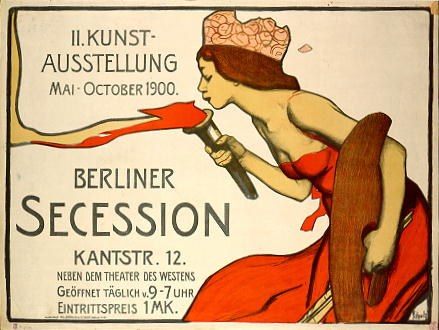 Plakat aus dem Jahr 1900 der Berliner Secession mit einer Frau in rotem Kleid, die ein Objekt hält, und Text mit Veranstaltungseinzelheiten.