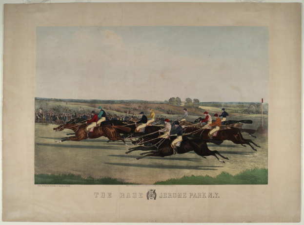Eine Gruppe von Menschen, die auf Pferden durch eine grüne Wiese mit Bäumen und einem klaren blauen Himmel reitet, mit der Beschriftung 'The Race at Jerome Park, New York' unten.
