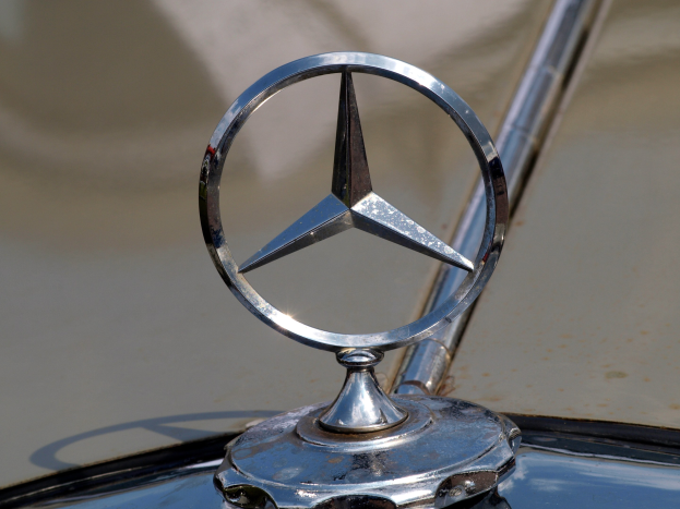 Mercedes-Benz: 100 Jahre des Sterns auf der Kühlerhaube
