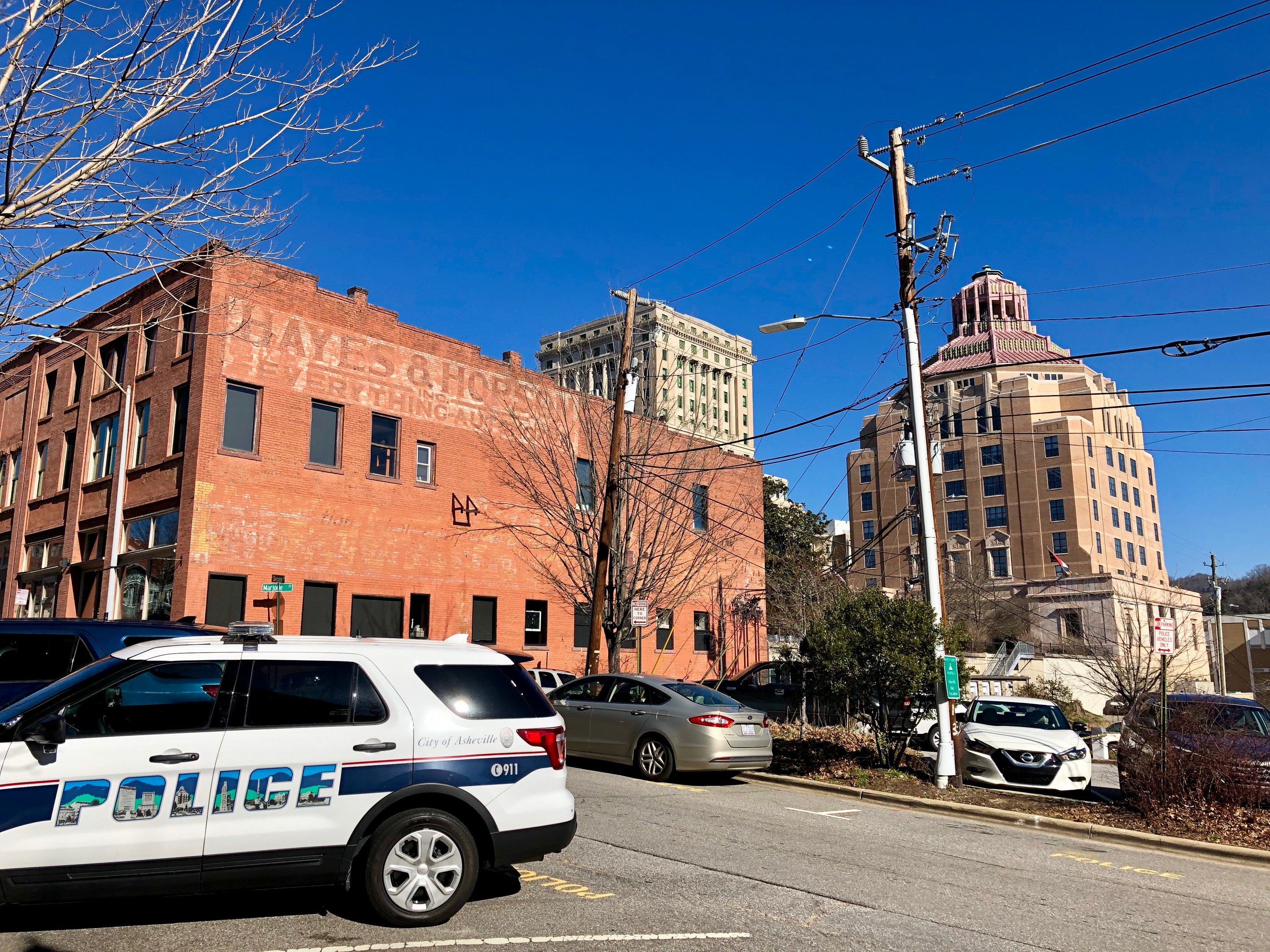 Polizei in San Jose verhaftet 2 Verdächtige in Zusammenhang mit tödlicher Schießerei in einer Wohnungskomplex