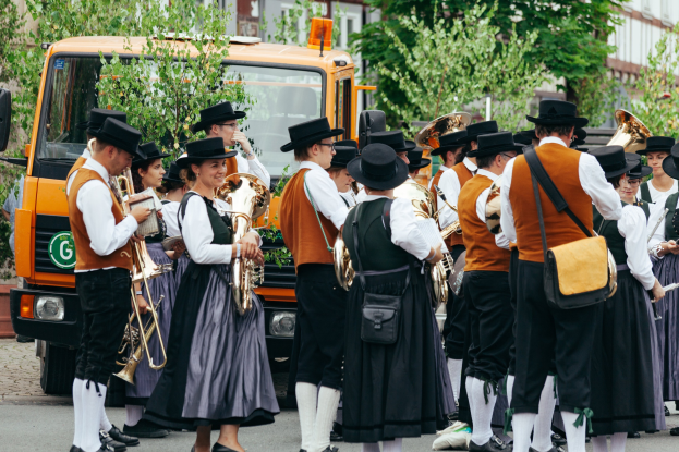 Großes Schützenfest dieses Wochenende in Schiefbahn        Märsche und Umzüge mit 700 Schützen