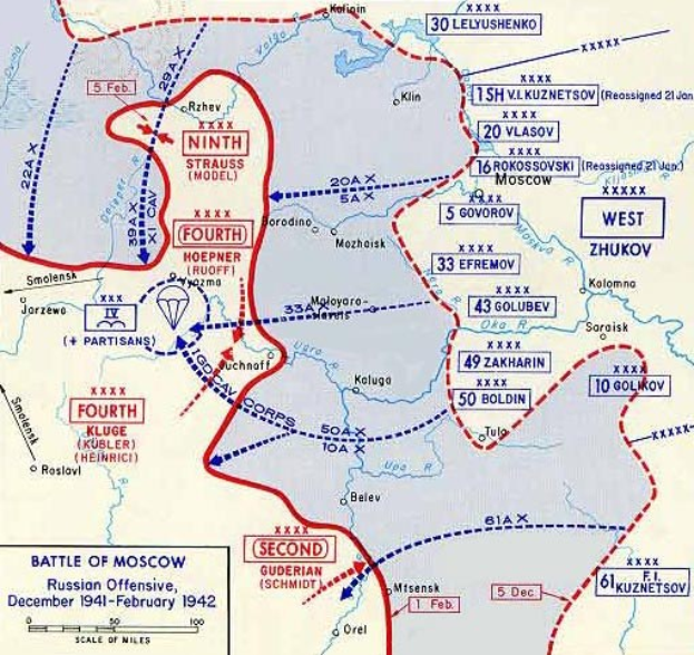 Plakat mit einer Karte der Moskauer Region von Dezember 1941 bis Februar 1942, beschriftet mit Text, der die wichtigsten Schlachten während des Konflikts beschreibt.