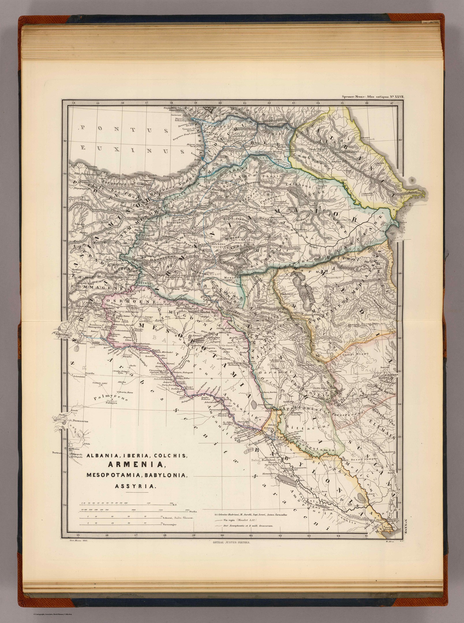 Ein detaillierter Stadtplan von Armenien, einschließlich seiner Provinzen und Städte, auf dem Cover eines alten Buches mit begleitendem Text.