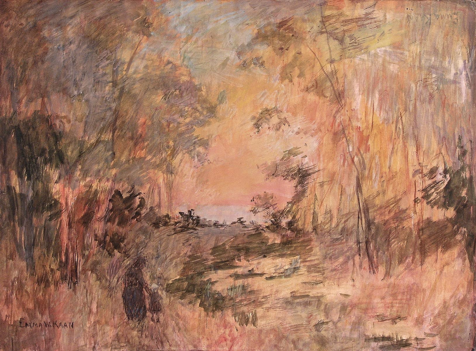 Gemälde von Claude Monet mit dem Titel "Der Fluss bei Sonnenuntergang", das einen Fluss in einem bewaldeten Gebiet bei Sonnenuntergang zeigt, mit Bäumen im Hintergrund und einem Wasserzeichen auf der linken Seite.